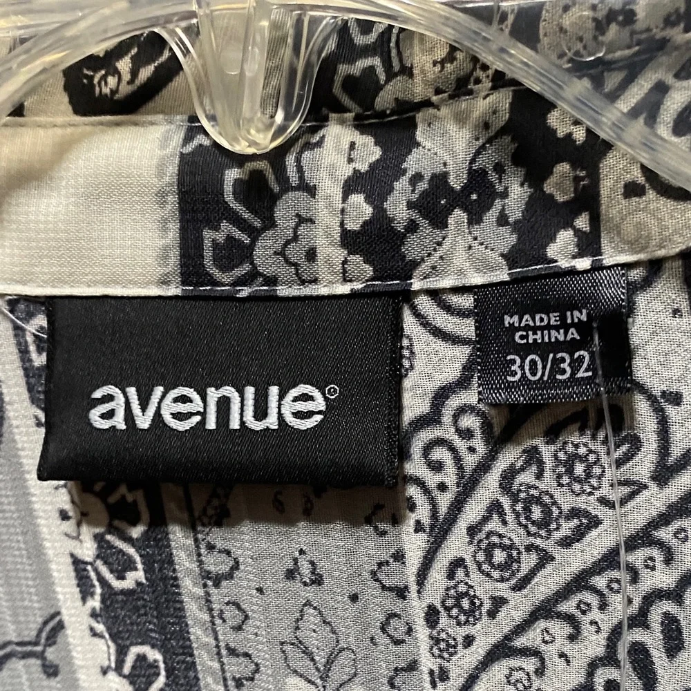 Avenue Black, grey and White button up top and gray pants set plus size 30/32